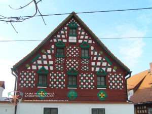 Hrázděné konstrukce a 3 typy hrázdění 4 Štít domu usedlosti č. p. 3 v obci Dolní Lažany na okrese Cheb