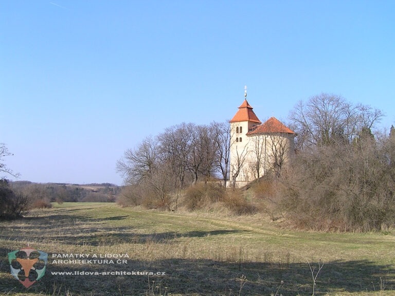 Budeč - hradiště s rotundou sv. Petra a Pavla