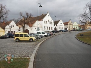Plzeňský kraj - 5 památkových rezervací a 44 památkových zón na území Plzeňského kraje 3 Zděné usedlosti a sokolovna na návsi v Plzni-Koterove