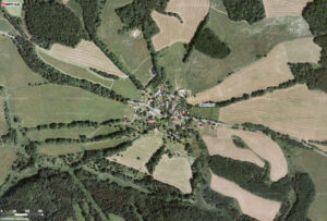 Krušnohorská obec Šerchov na ortofotomapě