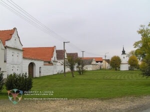 Obec Klečaty v Jihočeském kraji, prohlášená za památkovou rezervaci