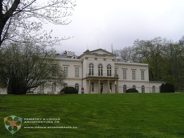 Národopisné museum v Letohrádku Kinských (Musaion)