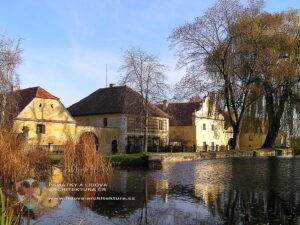 Středočeský kraj - 10 památkových rezervací a 26 památkových zón na území Středočeského kraje 3 Náves s rybníkem a zemědělskými statky v obci Třebíz