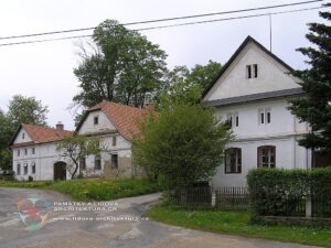 Domy v obci Ubušínek, prohlášené za památkovou zónu