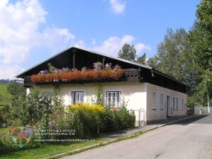 Volary na Šumavě - jihočeské městečko v CHKO Šumava 6 Zděný dům alpského typu s pavlačí