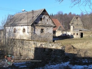 Havarijní stav staveb zemědělské usedlosti