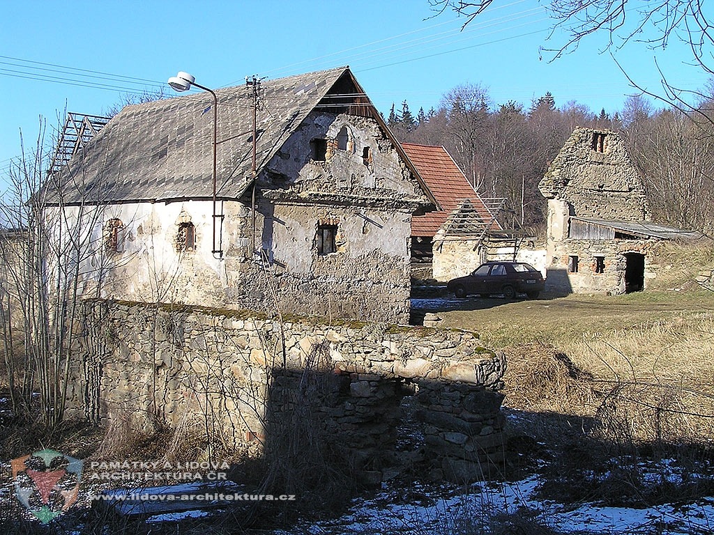 Památky a lidová architektura v ČR 2 Havarijní stav staveb zemědělské usedlosti