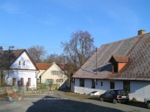 Středočeský kraj - 10 památkových rezervací a 26 památkových zón na území Středočeského kraje 11 Přízemní domy v památkové zóně Kojetín